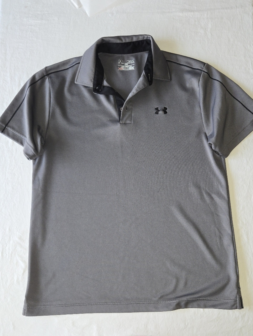 Under Armour Tech Men’s Gray Polo with Black Trim, MD